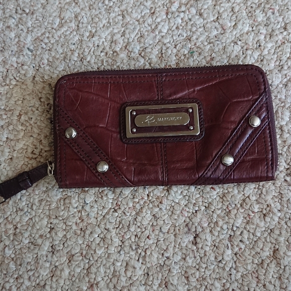 B. Makowsky dark brown leather zip around closure wallet - Picture 1 of 9